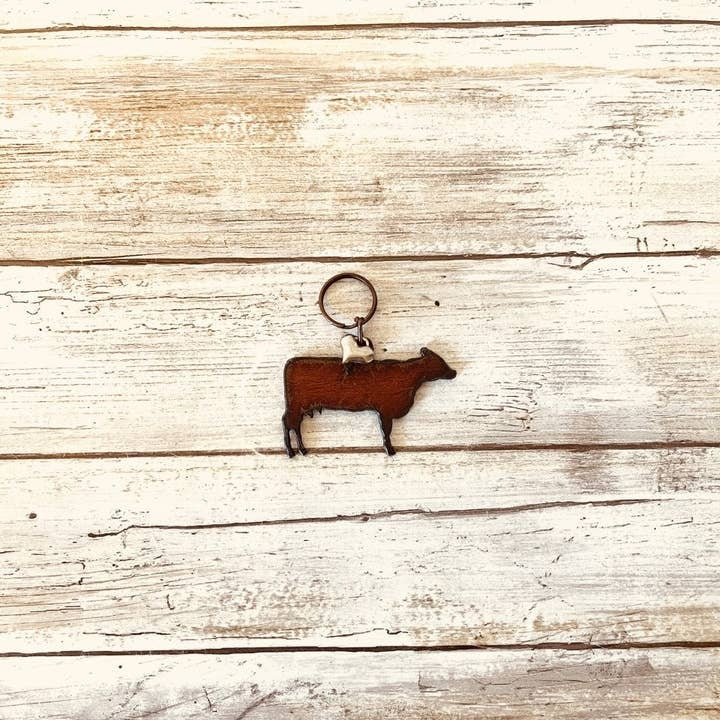 Rusty metal cow keychain gift for farmers and country-style fans