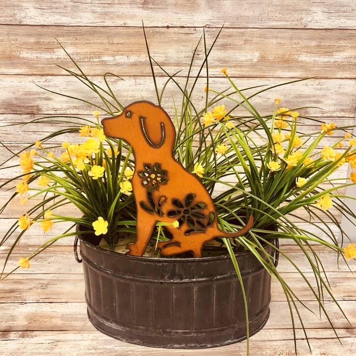Dog with flower 2-prong garden stake in rustic metal for outdoor decor