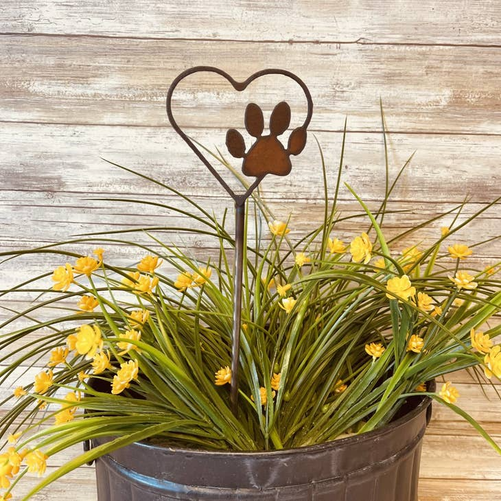 Heart Outline with Paw Rusty Metal Plant Stake